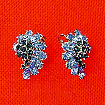 Crown Trifari Contessa Earrings - Costume Jewelry