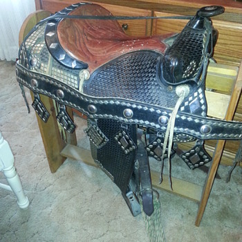 Vintage Parade Saddle - Sporting Goods