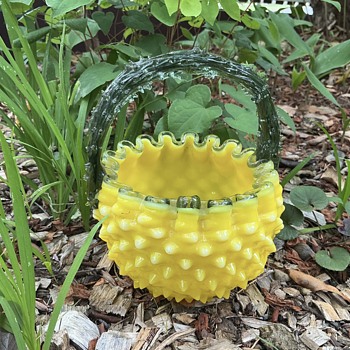 Victorian cadmium yellow hobnail glass basket with green thorn handle & crest - Art Glass