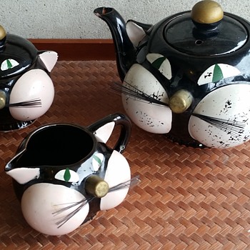 Tilso, Japan redware 1950's cat teapot set - Asian