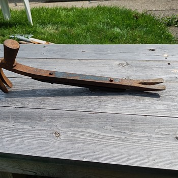 I cannot find this vintage tool anywhere online. Google can't even show me another image of one. How rare is it?  - Tools and Hardware
