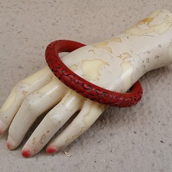Cinnabar lacquer bangle circa 1950's? - Asian