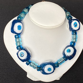Vintage Glass necklace  - Costume Jewelry