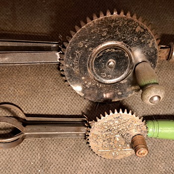 A&J Mini Egg Beater Beats Anything - Kitchen