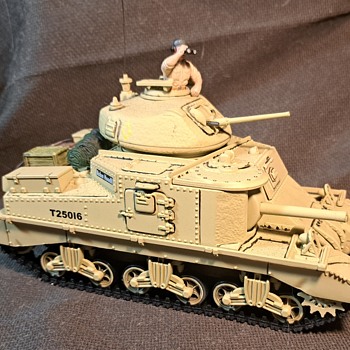 Forces of Valor M3 Grant Tank 1/32  Scale - Model Cars