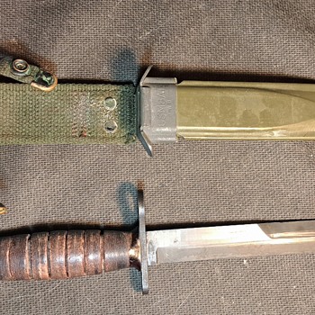 M4 Bayonet for M1 Carbine with Scabbard WWII - Military and Wartime