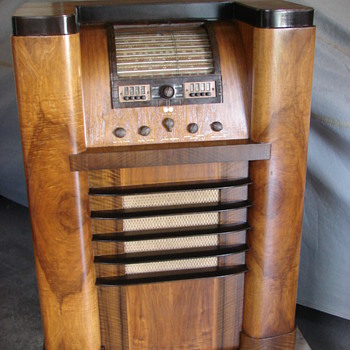 RARE RCA 1937  top of the line console - Art Deco