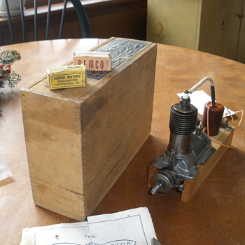 Brown JR. 1935 model airplane engine - Toys