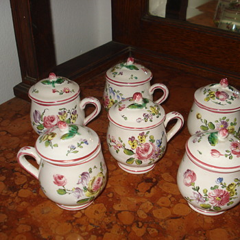 A surprise I had no idea of what this old cups were - Pottery