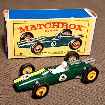 Massive Merry Motoring Matchbox Monday MB 19 Lotus Racing Car in E4 Box - Model Cars
