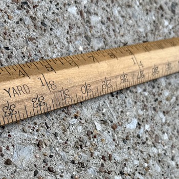 Lufkin No. 7125 Beveled Yard Stick with Brass-Capped Ends - Tools and Hardware