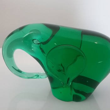 Mantorp Glass elephant  - Animals
