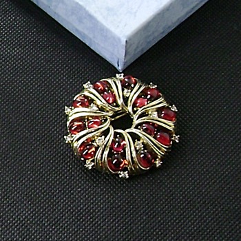 Trifari Jewels Of Fantasy Pin - Costume Jewelry