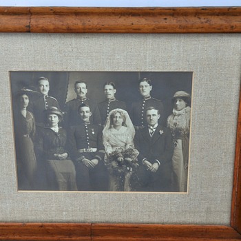 Help identifying these uniforms from WWl (I assume) - Photographs