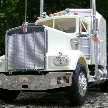 Kenworth Model Truck - Model Cars