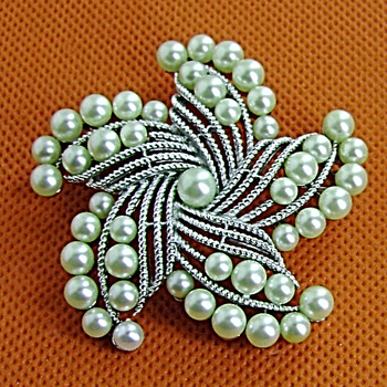 Trifari Starfish - Costume Jewelry