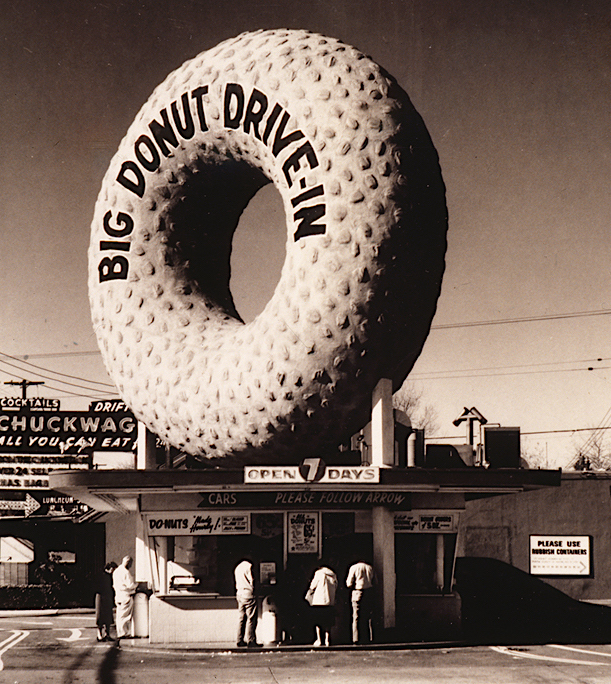 The Big Donut Drive-In, Los Angeles, circa 1955. Since the 1970s, it's been known as Randy's Donuts.